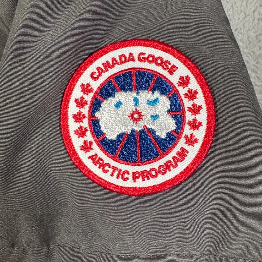 Canada Goose MacMillan Parka Mens L Granite Grey Down Filled Hooded 2080M
